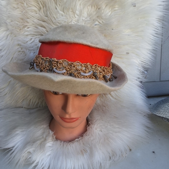 1940s felted wool asymmetrical hat - Picture 6 of 16